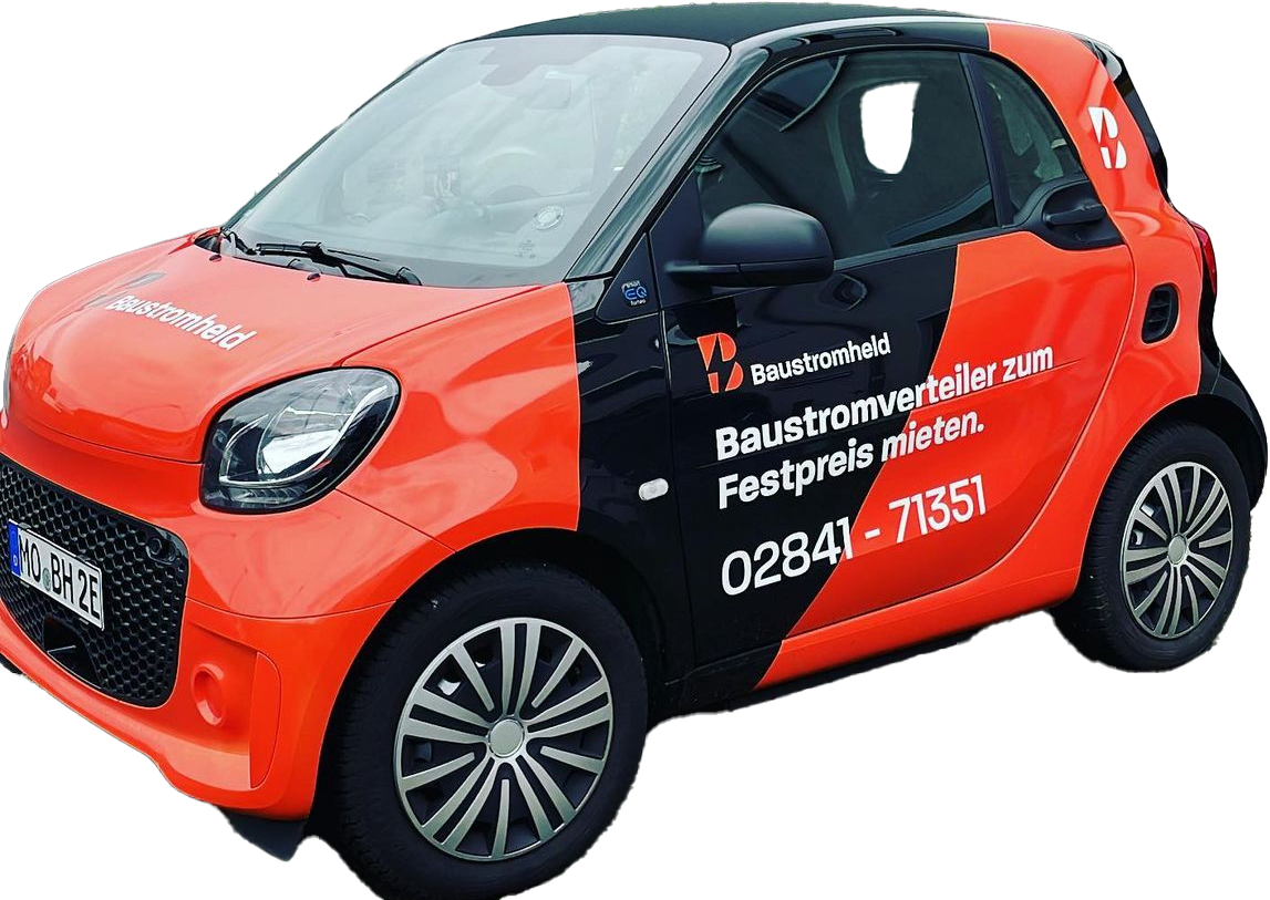 Ein Firmenfahrzeug von Baustromheld, das für Baustromverteiler zum Festpreis wirbt. Baustrom ist entscheidend für Bauprojekte, und Baustromheld bietet zuverlässige Lösungen für die Stromversorgung.